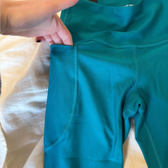 NWT Under Armour Teal Compression Leggings - Picture 4 of 9